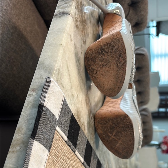 L.A.M.B Women's Platform Heels grey size 6 - Picture 2 of 2